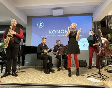 Koncert: Justyna Jary i Alegancka Kapela