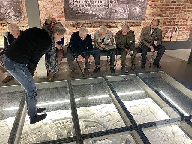 Muzeum: Muzeum Interpretacji Zabytku Oddziału Muzeum Warszawy na wystawę "Odbudowa Starówki"